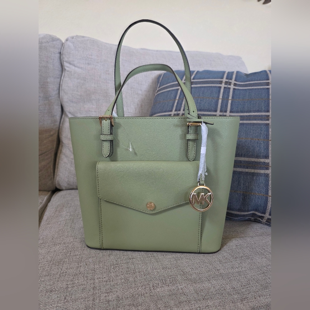 Michael Kors Green Shoulder Bag with Structured Design